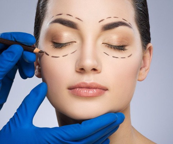best-eyelid-surgery-clinic-in-ealing-call-us-02036330332-big-0