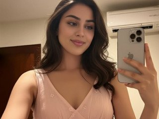 Call Girls In Gaur City Mall Noida 彡☆9540619990彡☆ Escorts ServiCe In Delhi Ncr