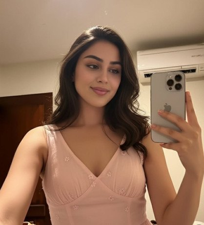 call-girls-in-gaur-city-mall-noida-9540619990-escorts-service-in-delhi-ncr-big-0