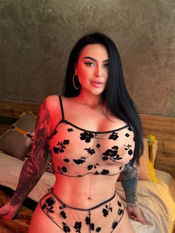 book-call-girls-in-majnu-ka-tilla-delhi-justdail-9990186833-at-low-cost-cash-payment-big-0