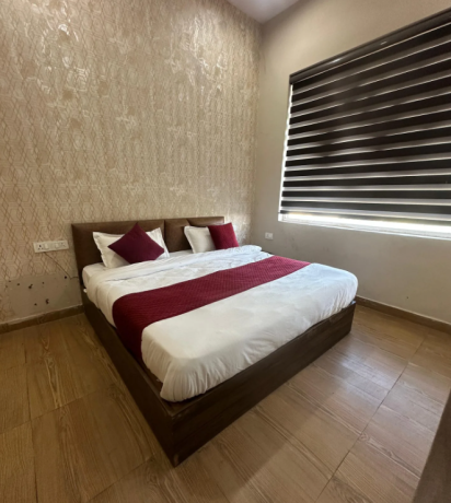best-hotels-in-pari-chowk-gr-noida-yuturn-big-0