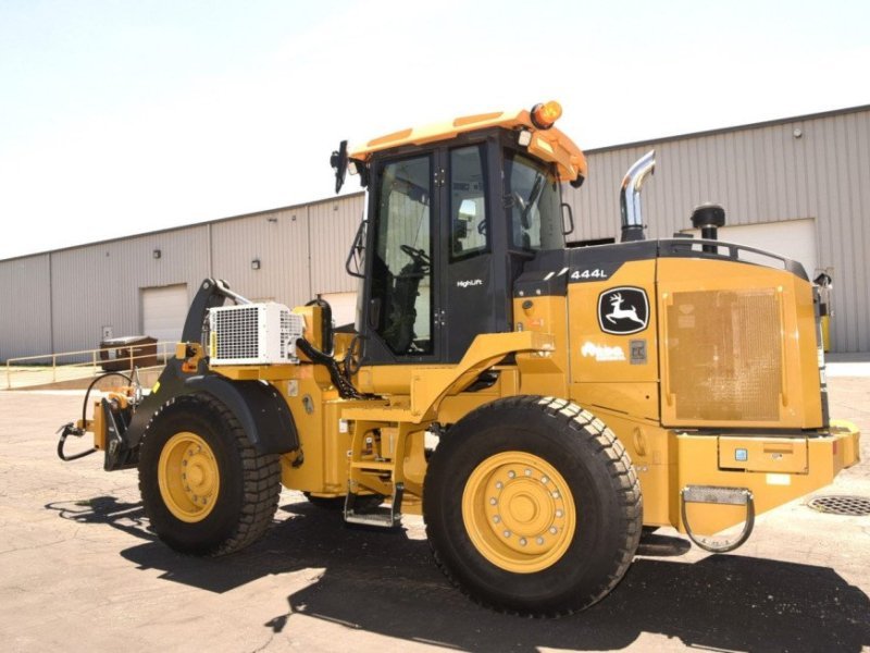 explore-railcar-mover-systems-for-railway-maintenance-projects-mitchell-railgear